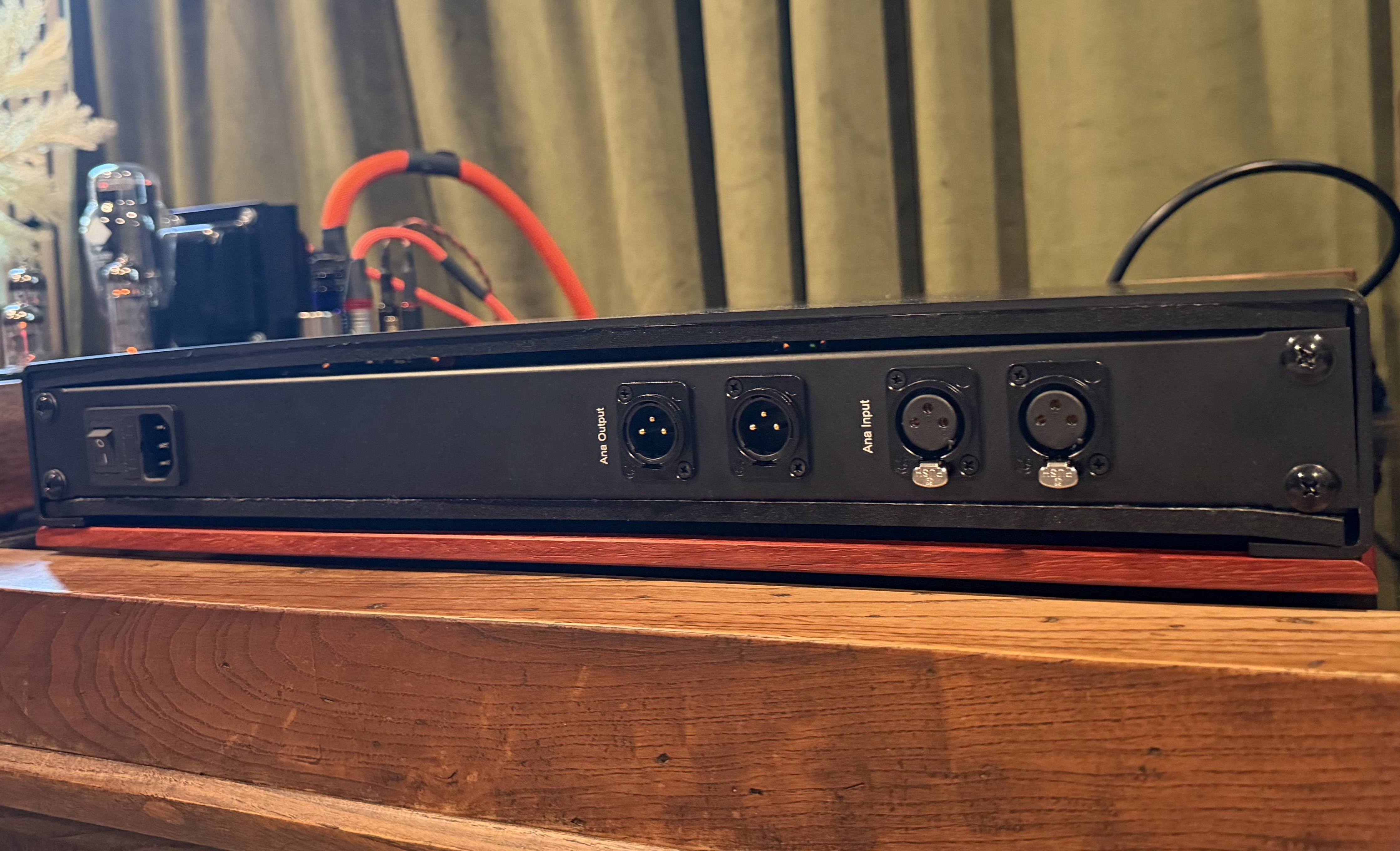 Attenuator rear panel detail